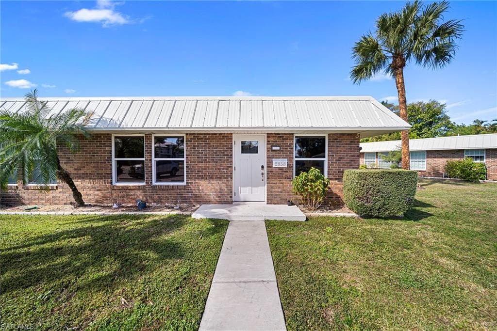 2858 Arbutus ST # F1, NAPLES FL 34112-29