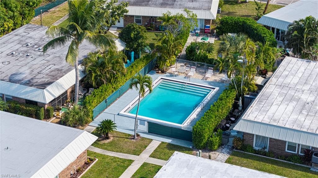 2858 Arbutus ST # F1, NAPLES FL 34112-28