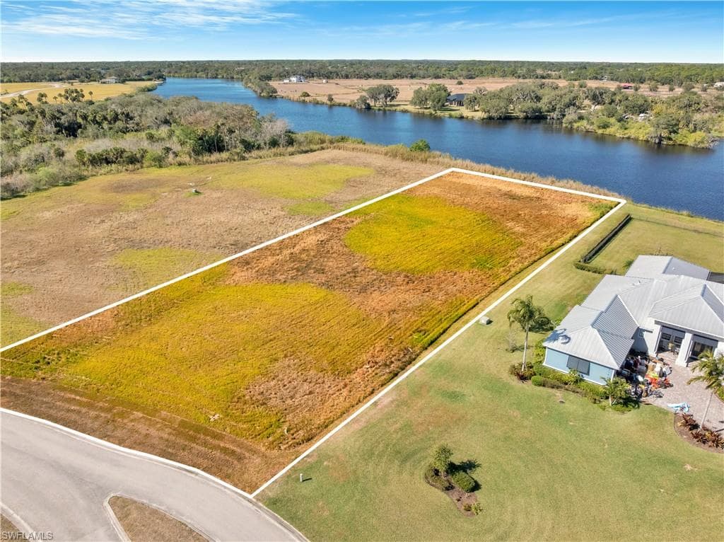 2110 Silk Bay BLVD, ALVA FL 33920-9