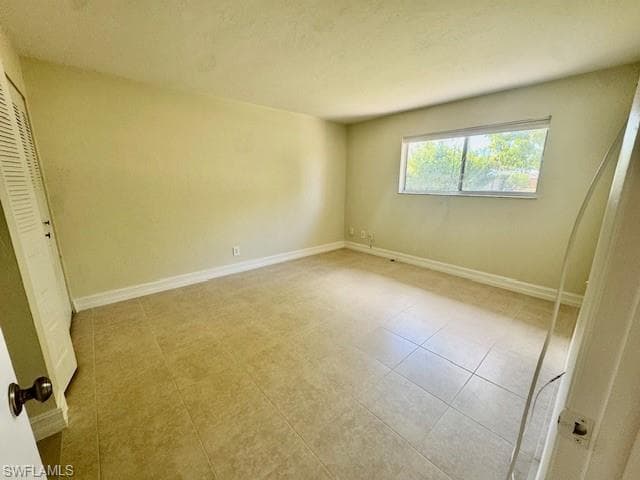 9313 Lennex LN, FORT MYERS FL 33919-6