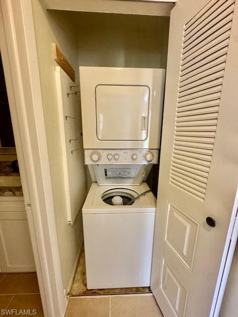 9313 Lennex LN, FORT MYERS FL 33919-8