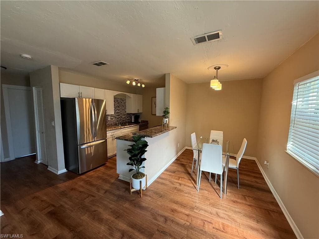 2855 Van Buren AVE-1