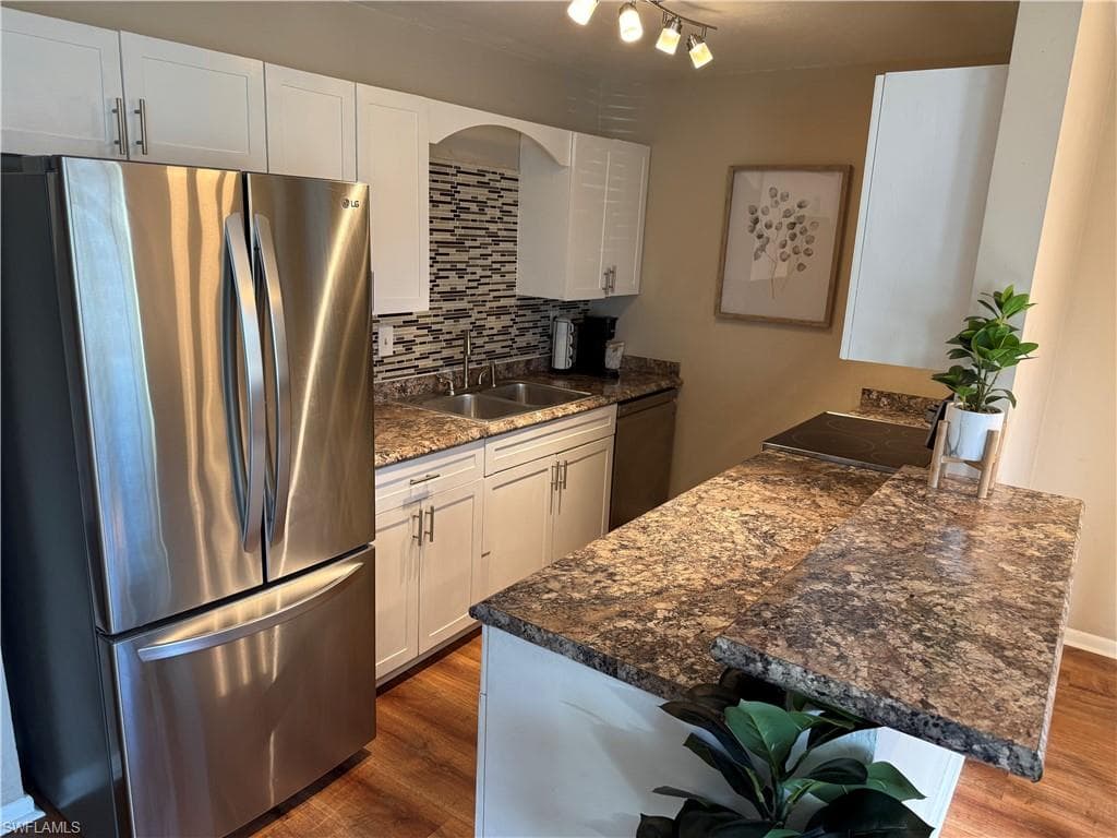 2855 Van Buren AVE-4