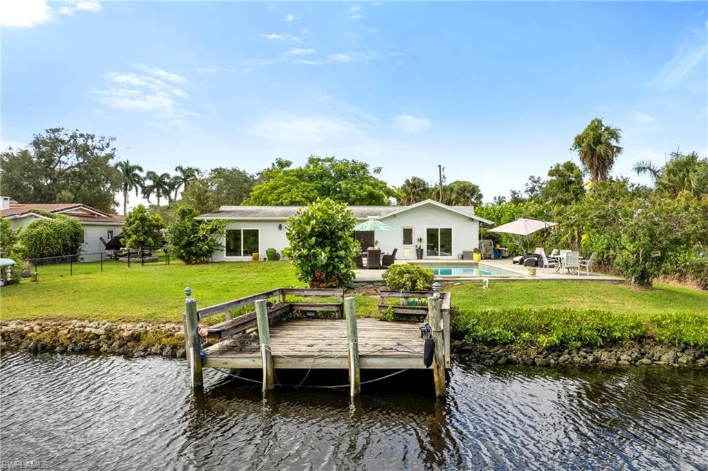 2271 Harbor RD, NAPLES FL 34104-12
