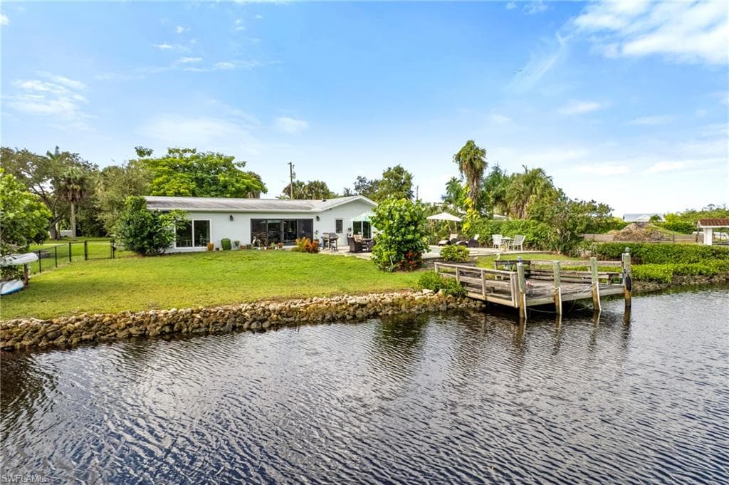 2271 Harbor RD, NAPLES FL 34104-10