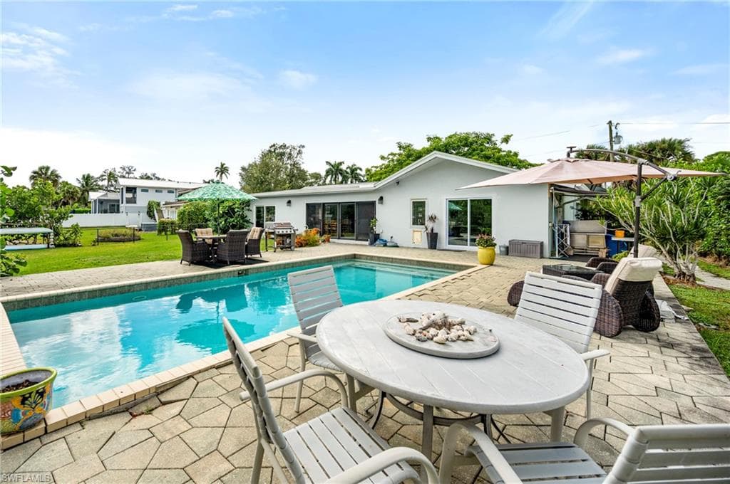 2271 Harbor RD, NAPLES FL 34104-34