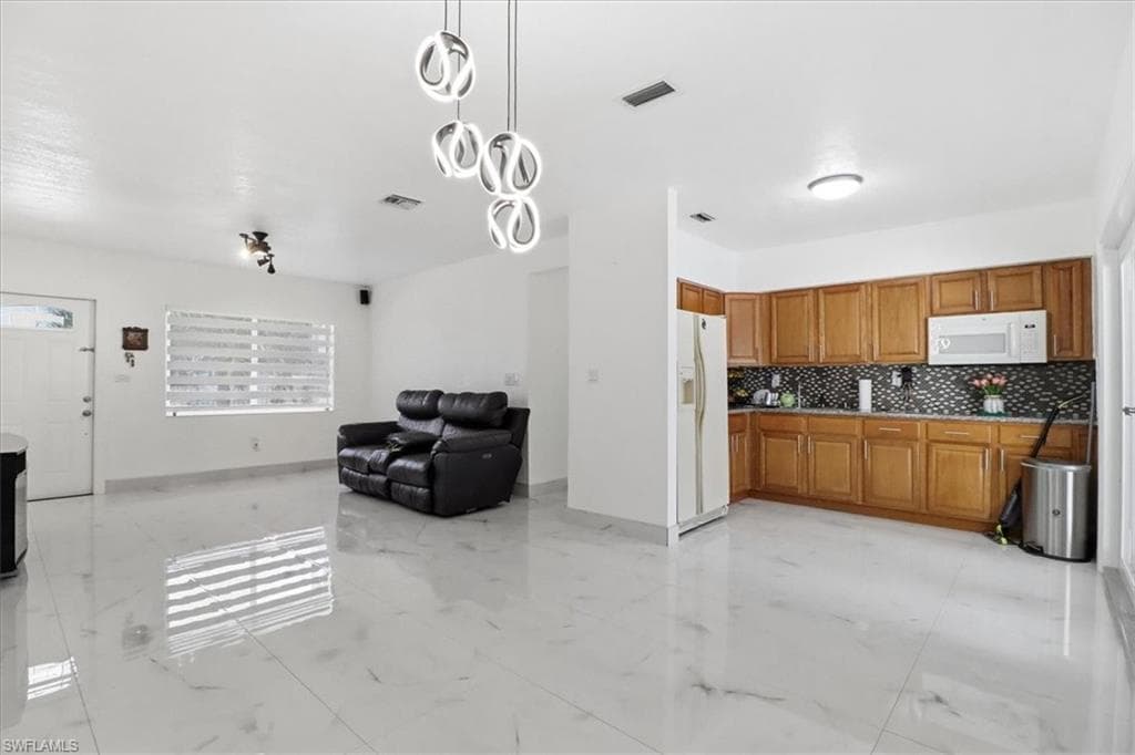 6800 SW 28th AVE, MIAMI FL 33147-11