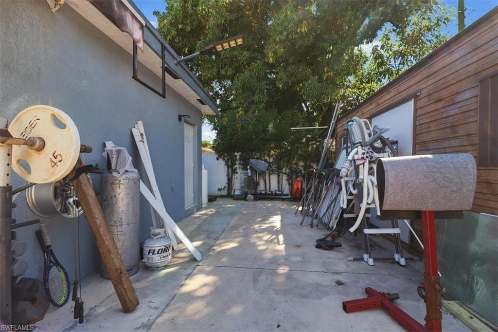 6800 SW 28th AVE, MIAMI FL 33147-39