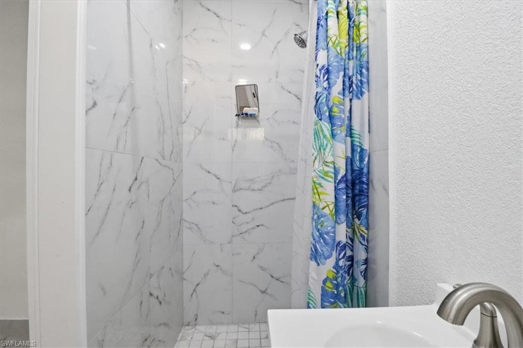 6800 SW 28th AVE, MIAMI FL 33147-20