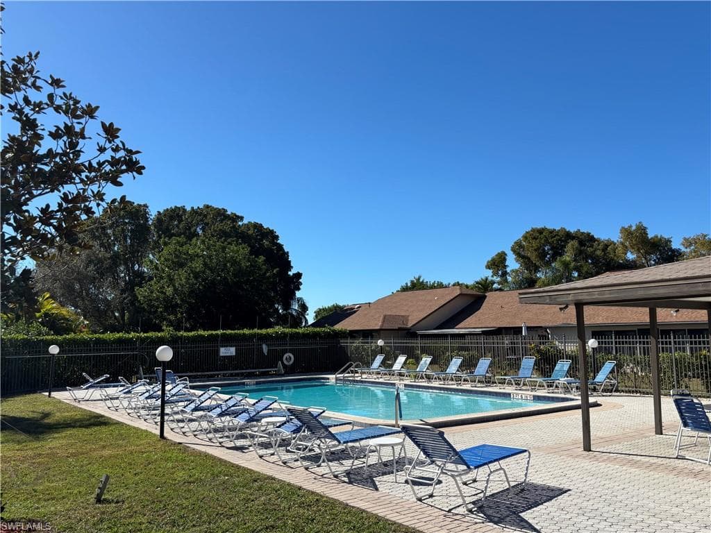 9303 Lennox LN, FORT MYERS FL 33919-15