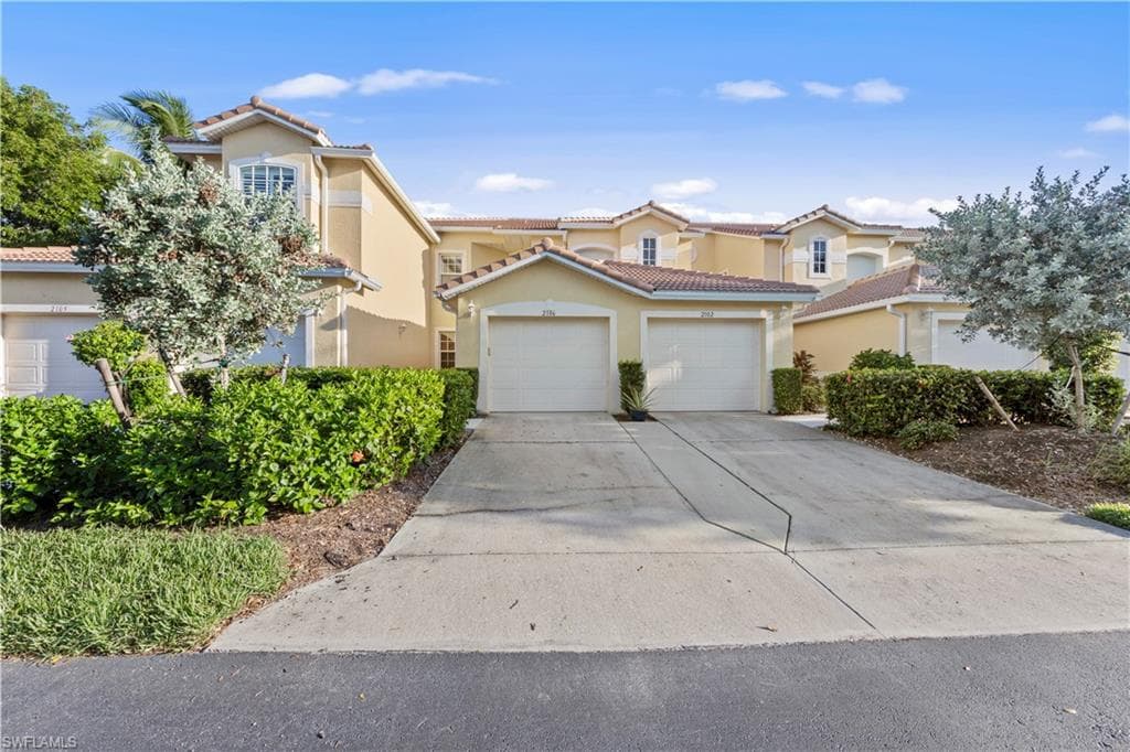 1285 Sweetwater CV # 2106, NAPLES FL 34110-2