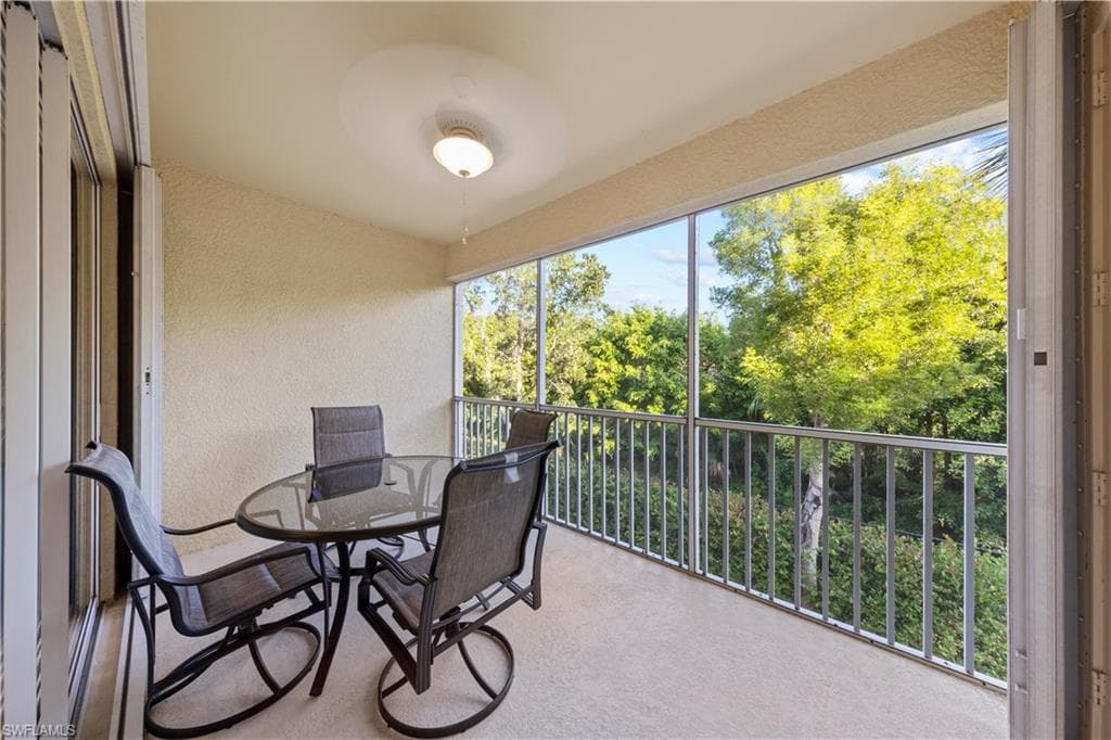 1285 Sweetwater CV # 2106, NAPLES FL 34110-24