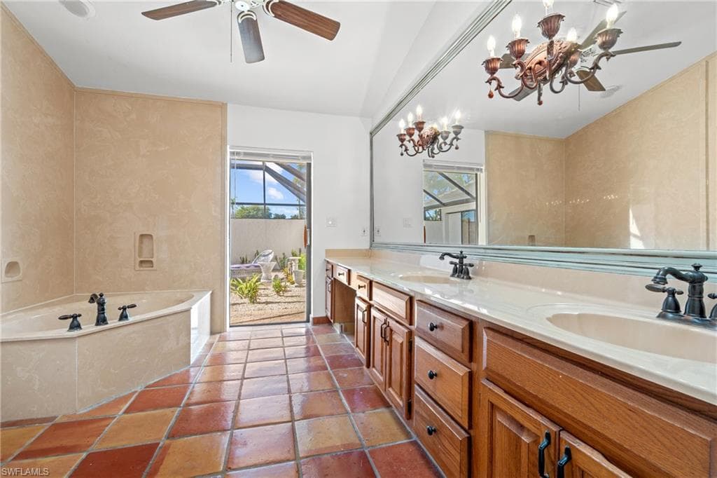 2419 Pine Woods CIR # 11, NAPLES FL 34105-21