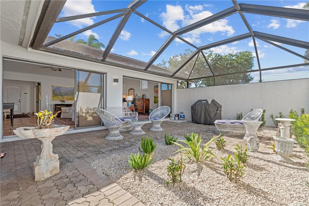 2419 Pine Woods CIR # 11, NAPLES FL 34105-9