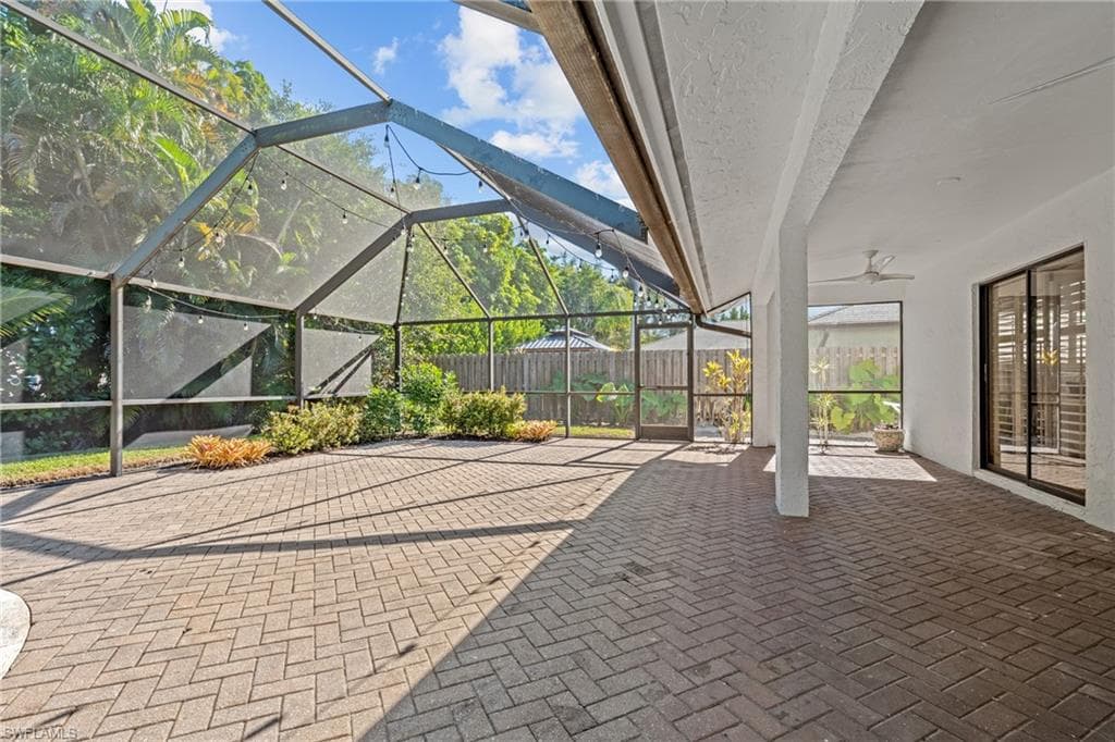 2419 Pine Woods CIR # 11, NAPLES FL 34105-7