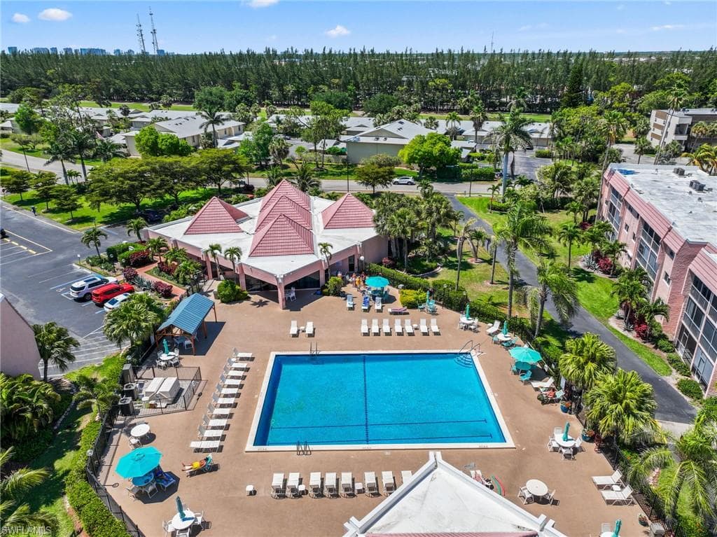 200 Forest Lakes BLVD # 111, NAPLES FL 34105-10