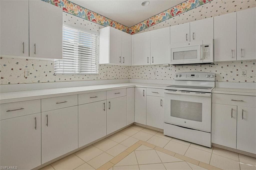 8496 Southbridge DR # 3, ESTERO FL 33967-16