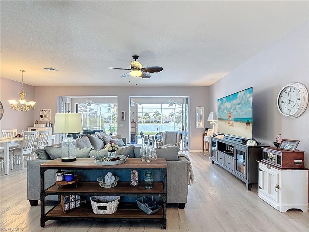 20686 Dennisport LN, NORTH FORT MYERS FL 33917-6