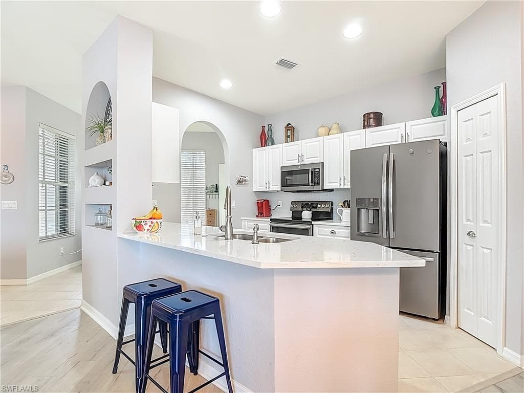 20686 Dennisport LN, NORTH FORT MYERS FL 33917-10