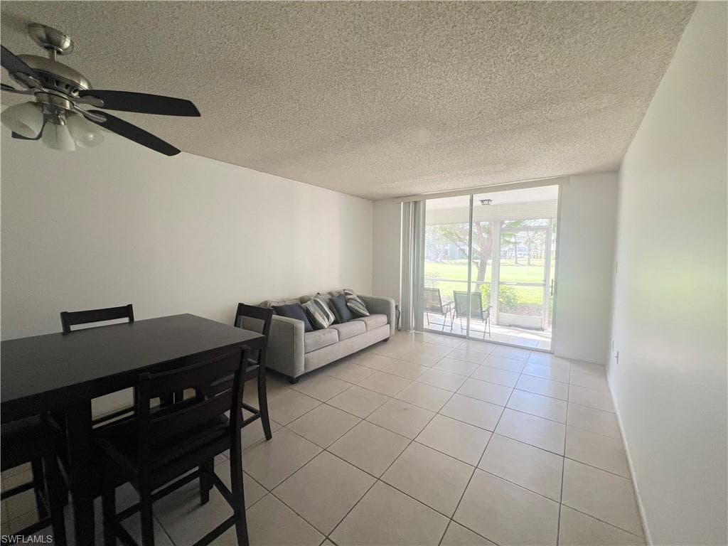 180 Turtle Lake CT # 106, NAPLES FL 34105-1