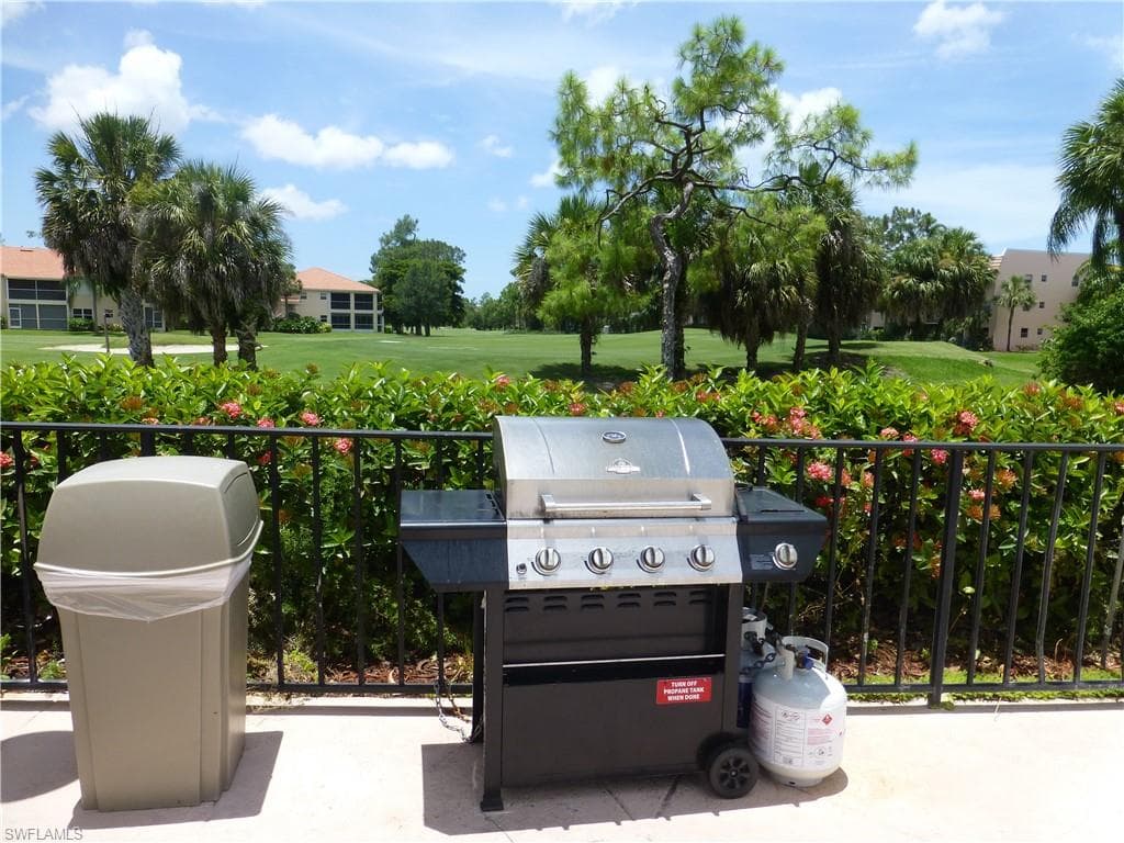 180 Turtle Lake CT # 106, NAPLES FL 34105-11