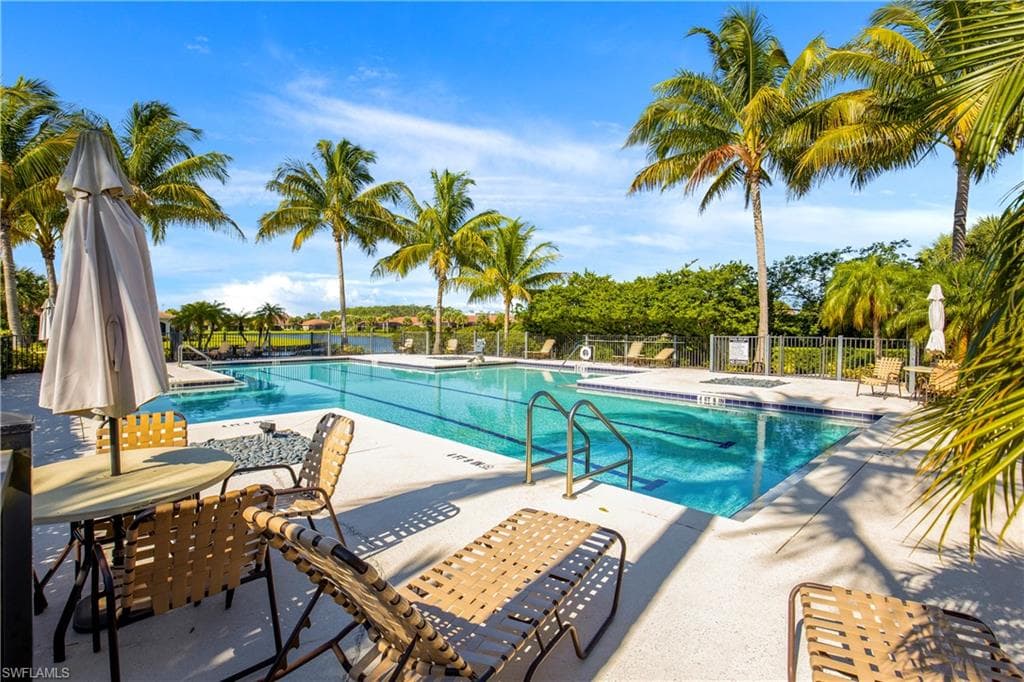 13515 Cambridge LN, NAPLES FL 34109-23