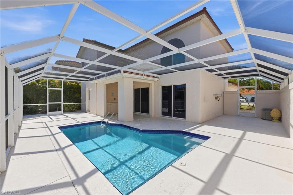 196 Sabal Lake DR, NAPLES FL 34104-19