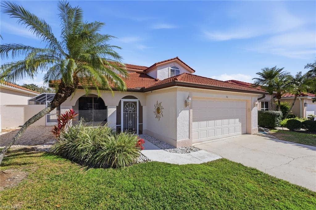 196 Sabal Lake DR, NAPLES FL 34104-34