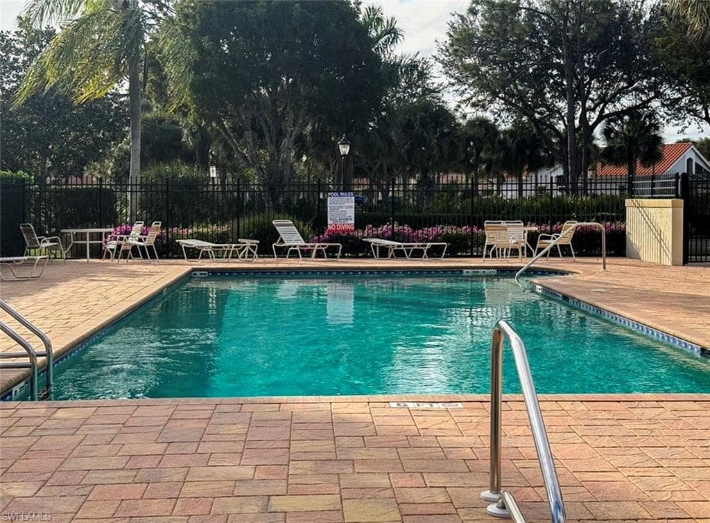 196 Sabal Lake DR, NAPLES FL 34104-38