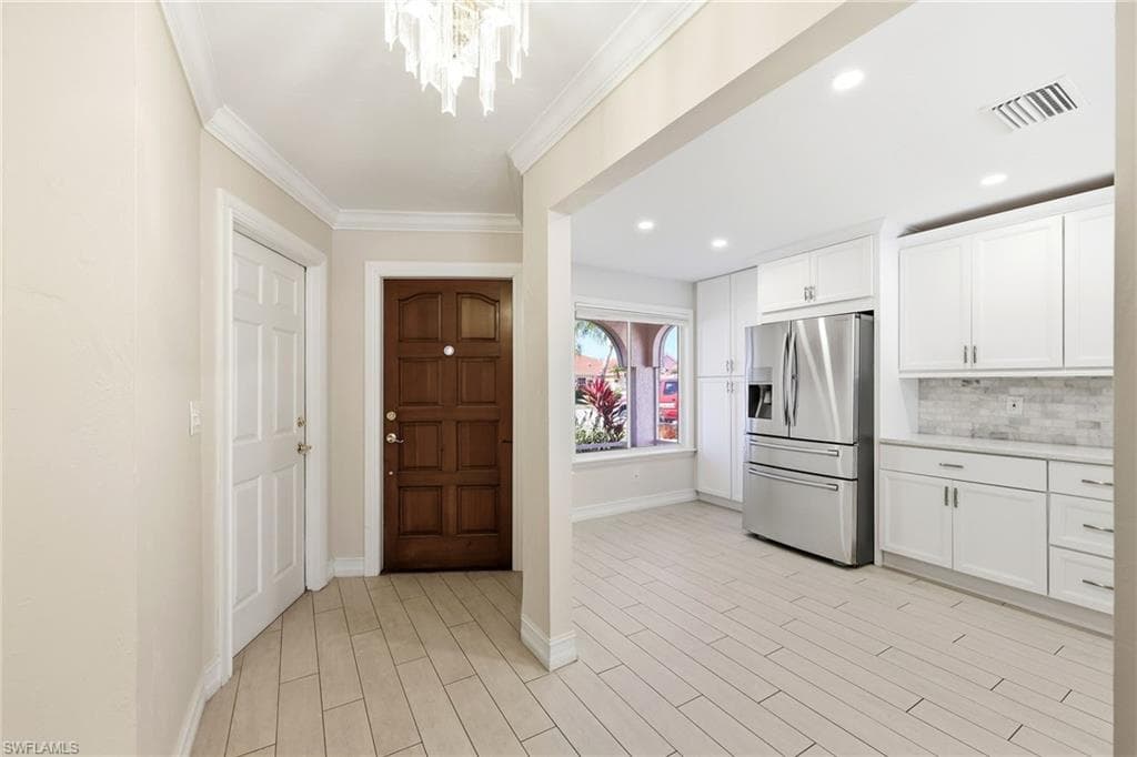 196 Sabal Lake DR, NAPLES FL 34104-7