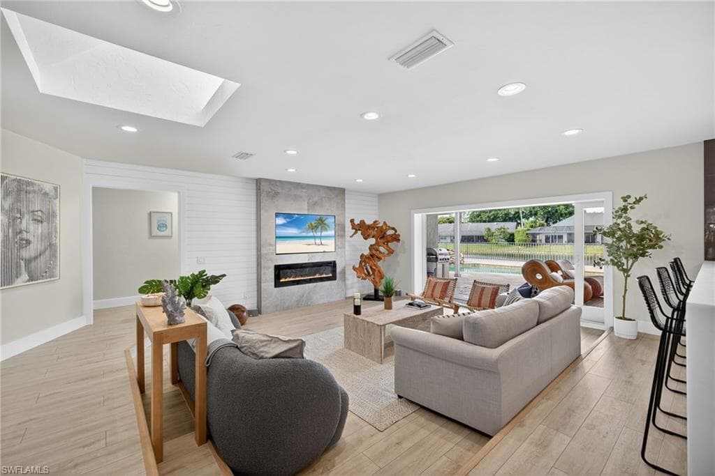 2341 MAYFIELD CT # 8, NAPLES FL 34105-5