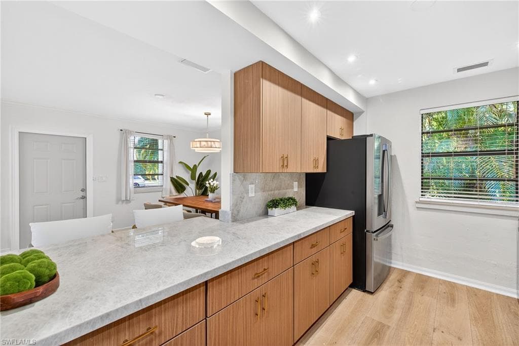 1275 8TH AVE N-11