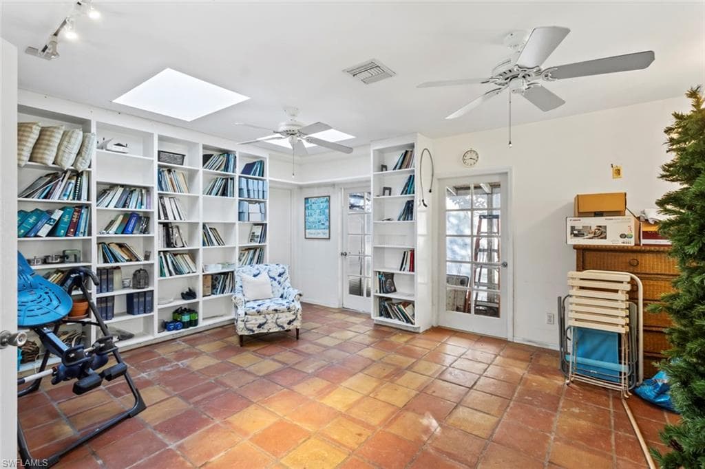 1348 Alcazar AVE-26
