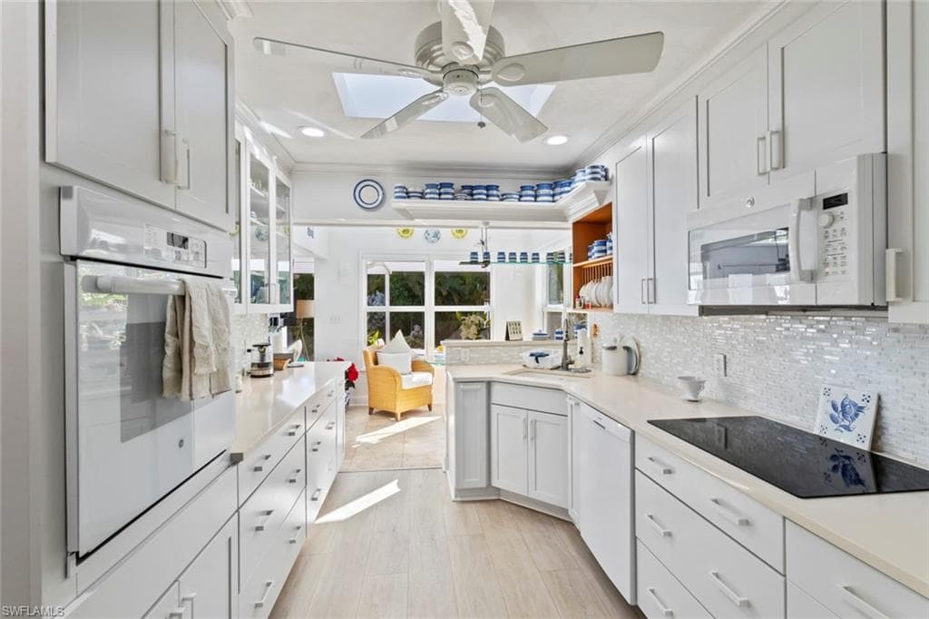 1348 Alcazar AVE-8