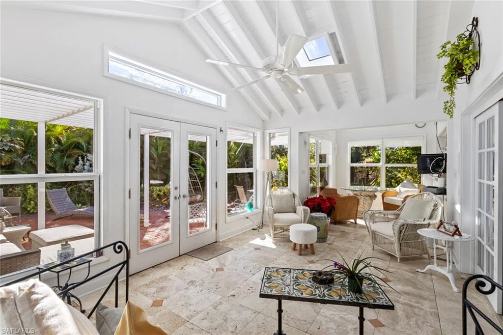1348 Alcazar AVE-14