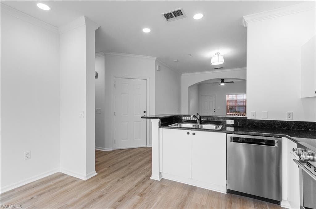 3281 Lindsey LN 4-4
