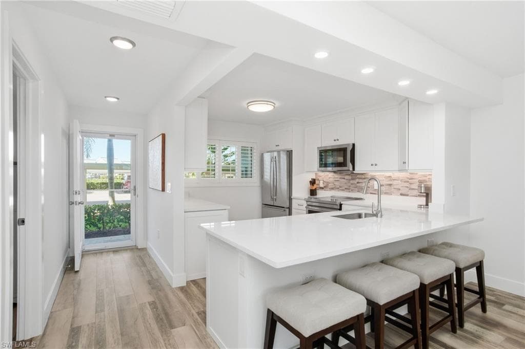 305 Goodlette-Frank RD S # C205, NAPLES FL 34102-5