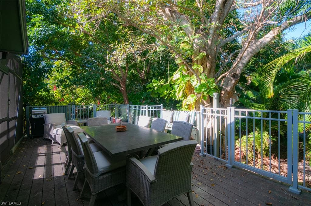 1313 Solana RD W # A3, NAPLES FL 34103-25