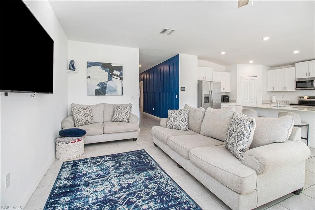 4054 San Clemente CT, NORTH FORT MYERS FL 33917-3