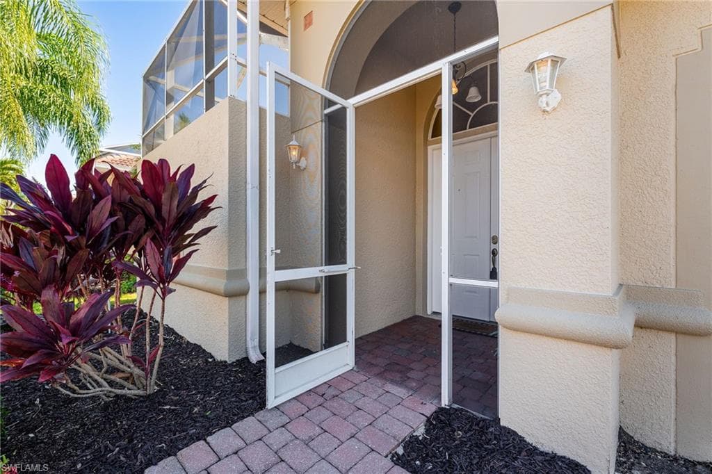 5693 Kensington LOOP, FORT MYERS FL 33912-1