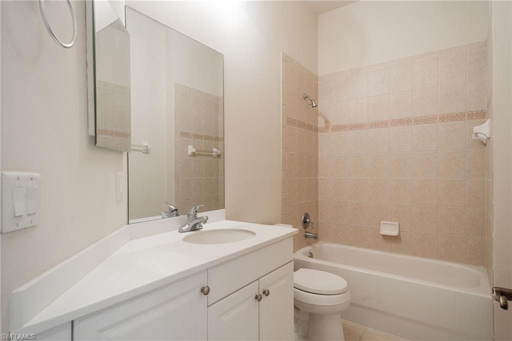 5693 Kensington LOOP, FORT MYERS FL 33912-23