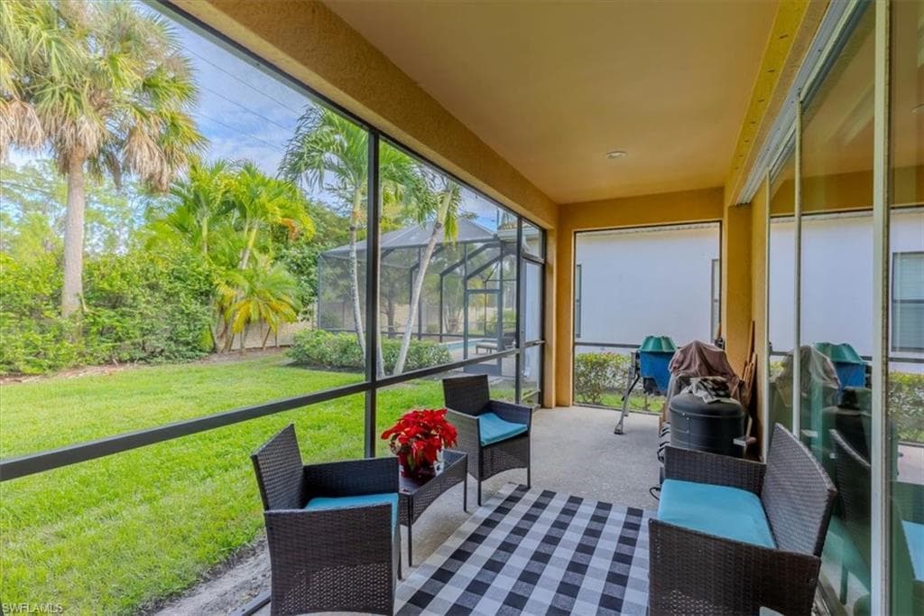 1674 Serrano CIR, NAPLES FL 34105-16