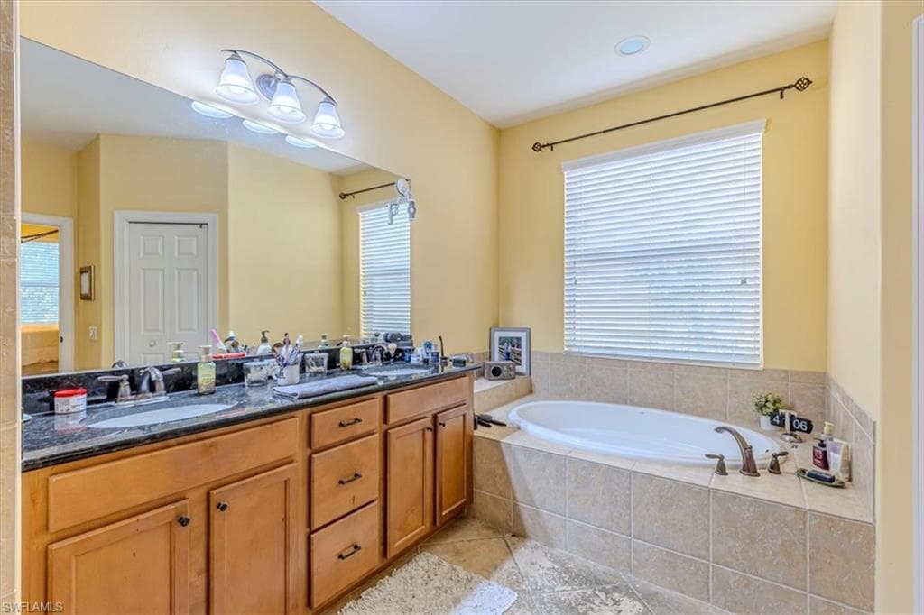 1674 Serrano CIR, NAPLES FL 34105-11