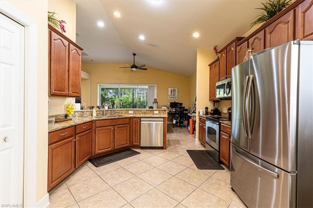 1674 Serrano CIR, NAPLES FL 34105-2