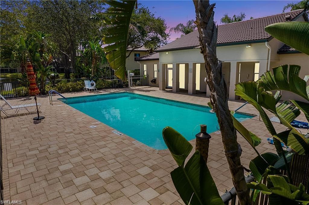 700 Diamond CIR # 706, NAPLES FL 34110-32