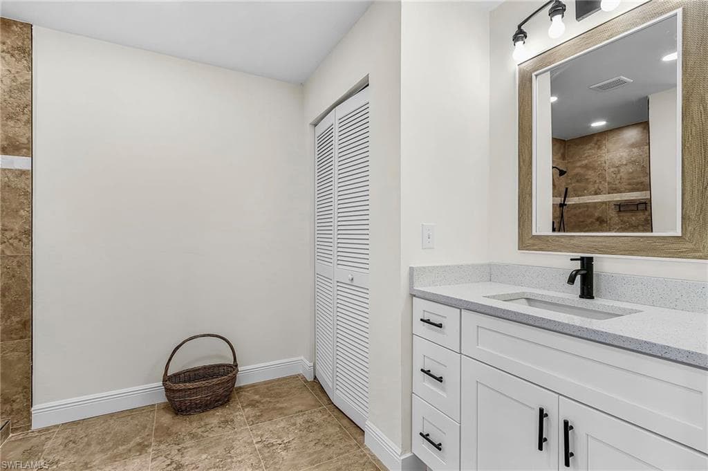 14112 Clubhouse DR, BOKEELIA FL 33922-24