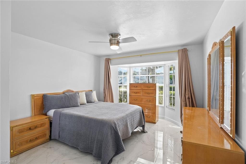 3141 Carriage CIR, NAPLES FL 34105-26