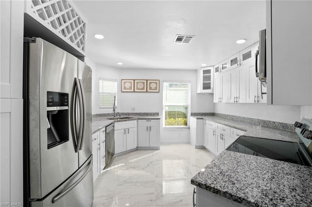 3141 Carriage CIR, NAPLES FL 34105-12