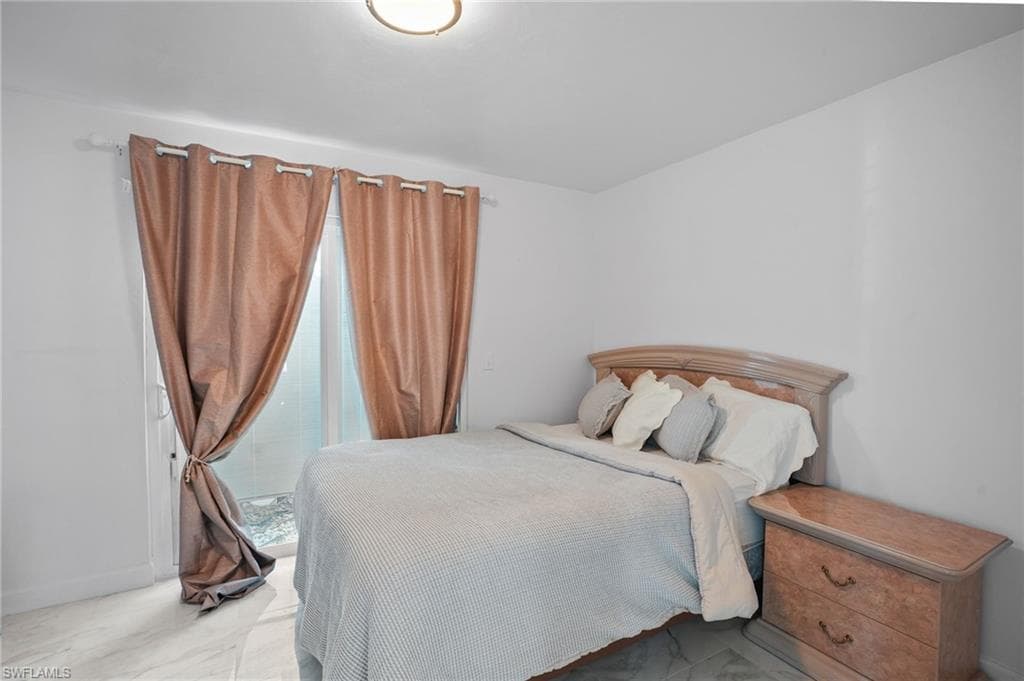 3141 Carriage CIR, NAPLES FL 34105-25