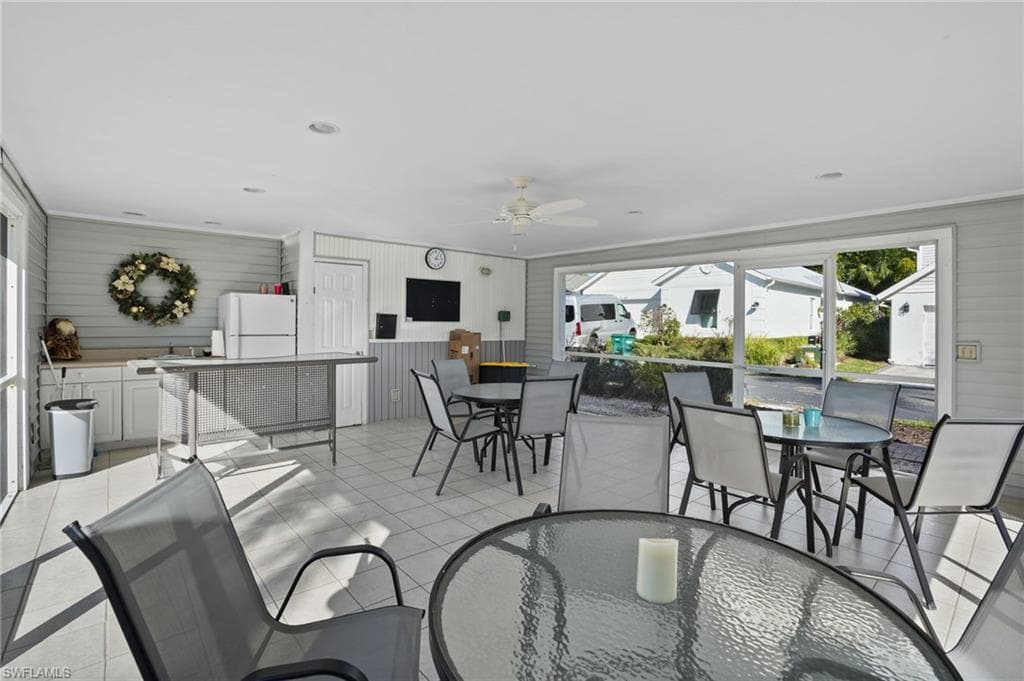 3141 Carriage CIR, NAPLES FL 34105-31